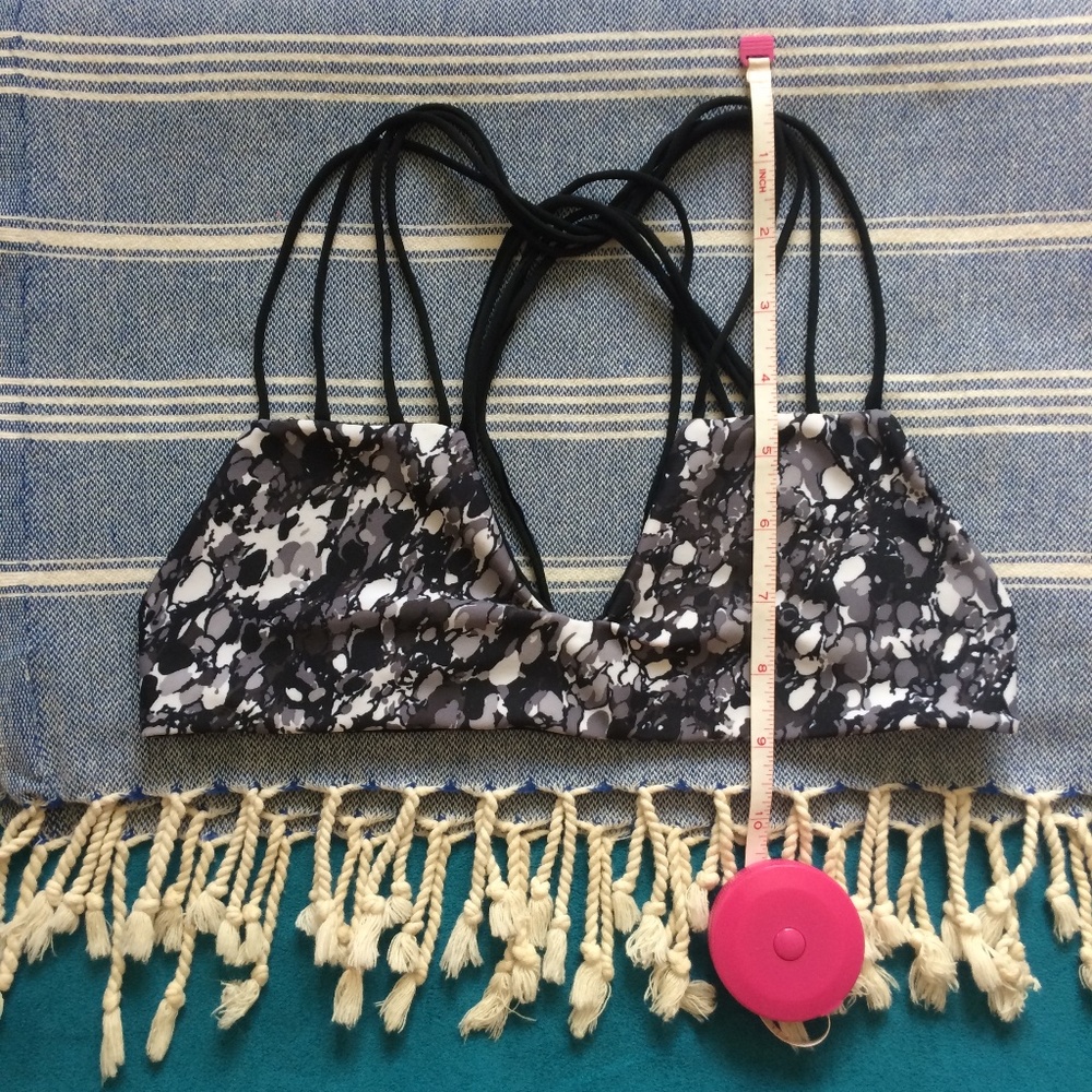 SOLD 🌸 Reversible Strappy Bikini Top - Picture 8 of 8